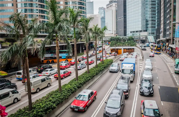 欧陆娱乐主管：政协委员建议：取消私家车年审 对车辆关键参数可实施远程监测